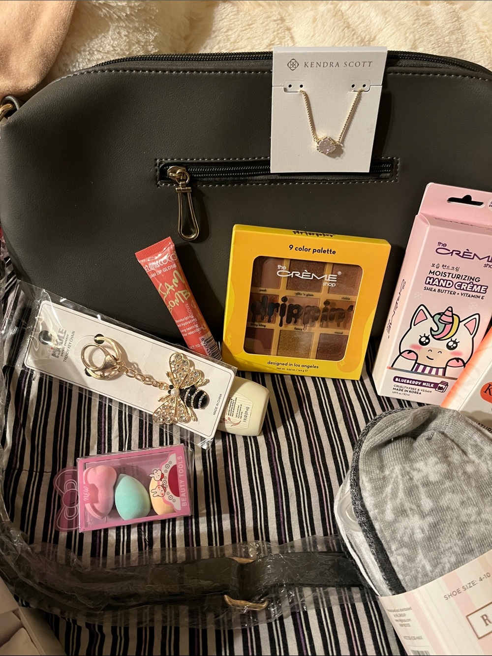 NWT NWOT Kendra, Madden, Rae Dunn, the Crème Shop and other items unbranded bag - Picture 15 of 15